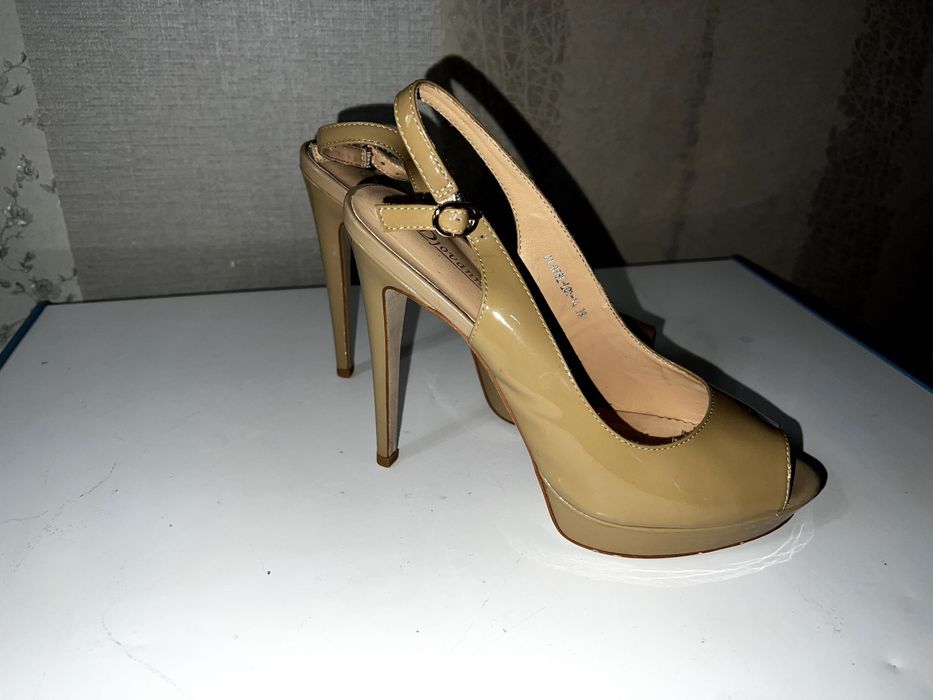 Туфли лаковые, женские