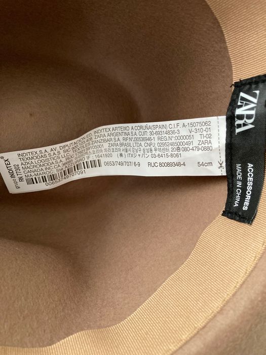 Дамска филцова шапка Зара!