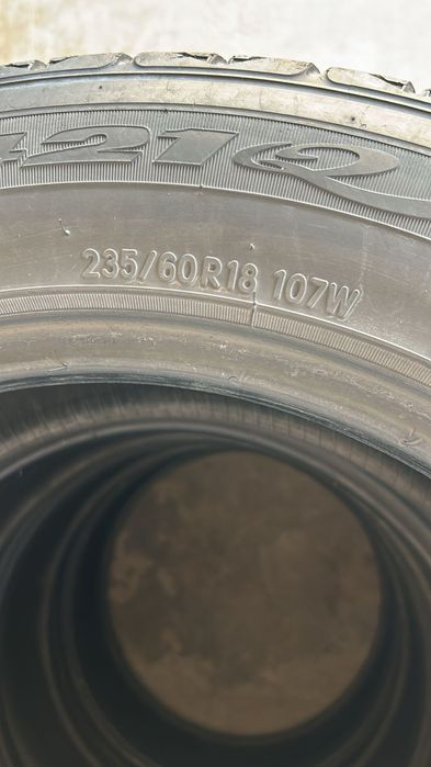 Продам резину на 18