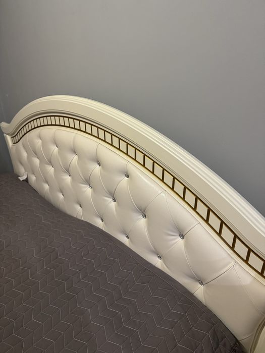 Продается кровать матрас в подарок