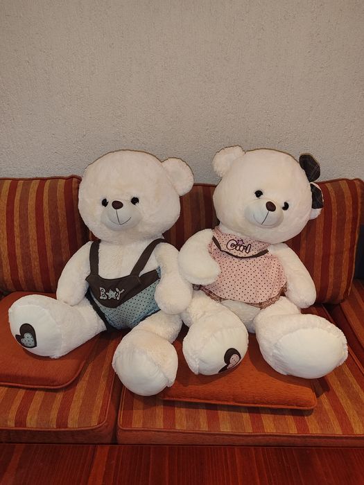 Големи пюшени мечета