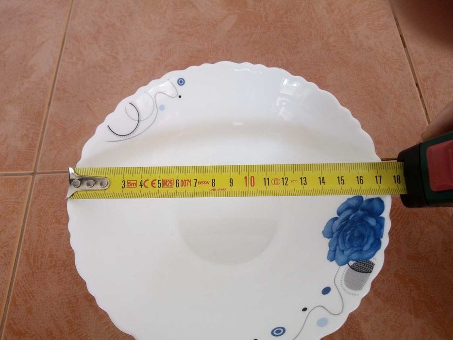 Bol din sticlă opaloasă / ceramică fină cu trandafir albastru – 18 cm (Ca nou)