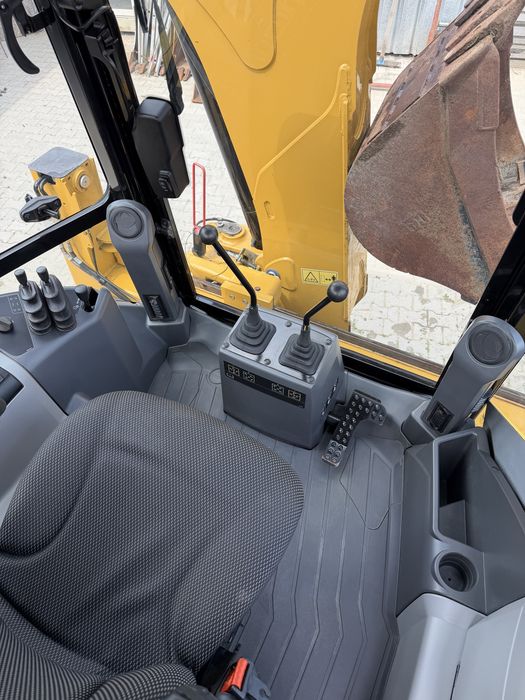 Buldo CAT 428 caterpilar