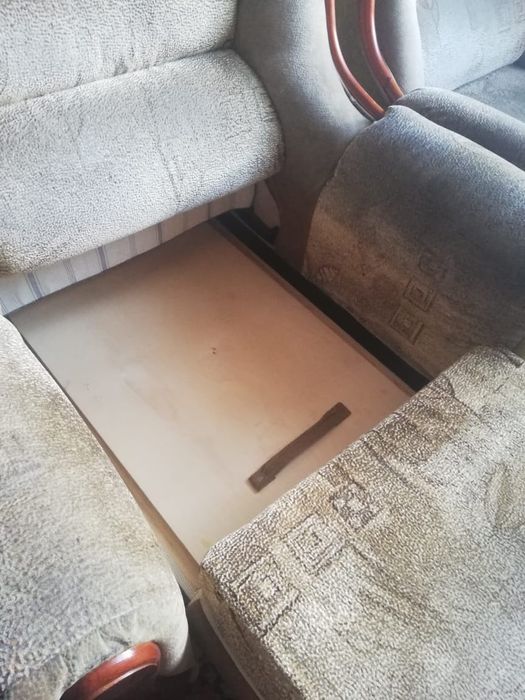 Продам диван и два кресла