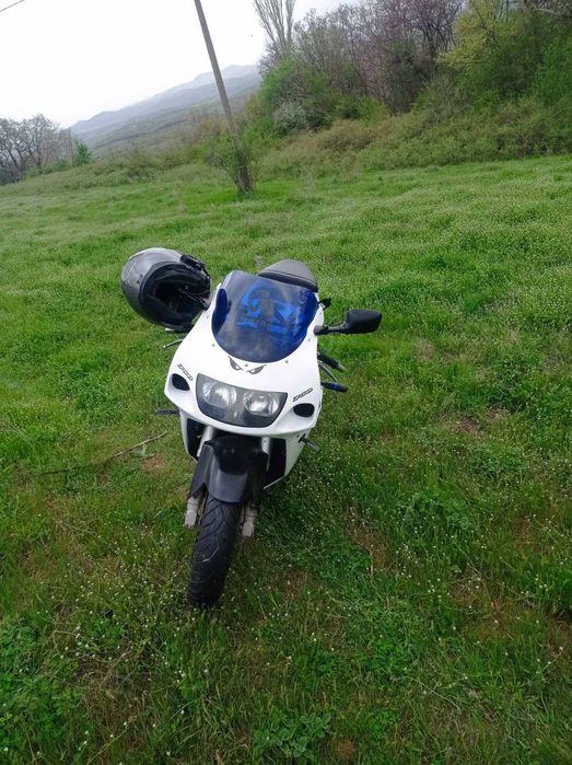 Suzuki  GSXR  750