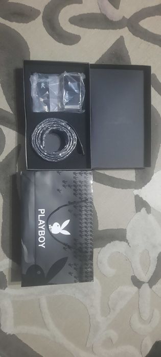 кожаный ремень и портмоне playboy