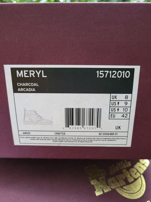 Чисто нови обувки Dr. Martens