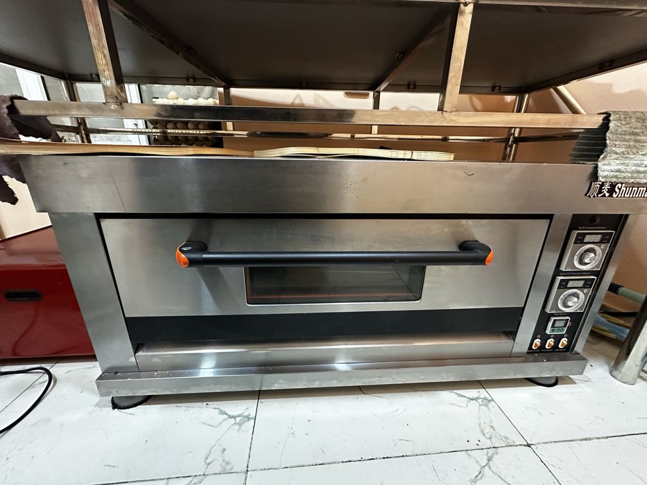 Пекарня: холодильник, морозильник, печь для выпечки