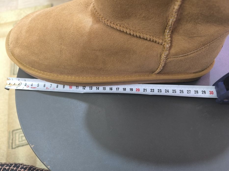 Угги новые два размера.