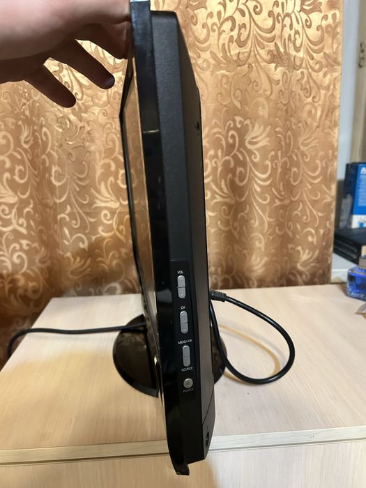 Продам компьютерный монитор