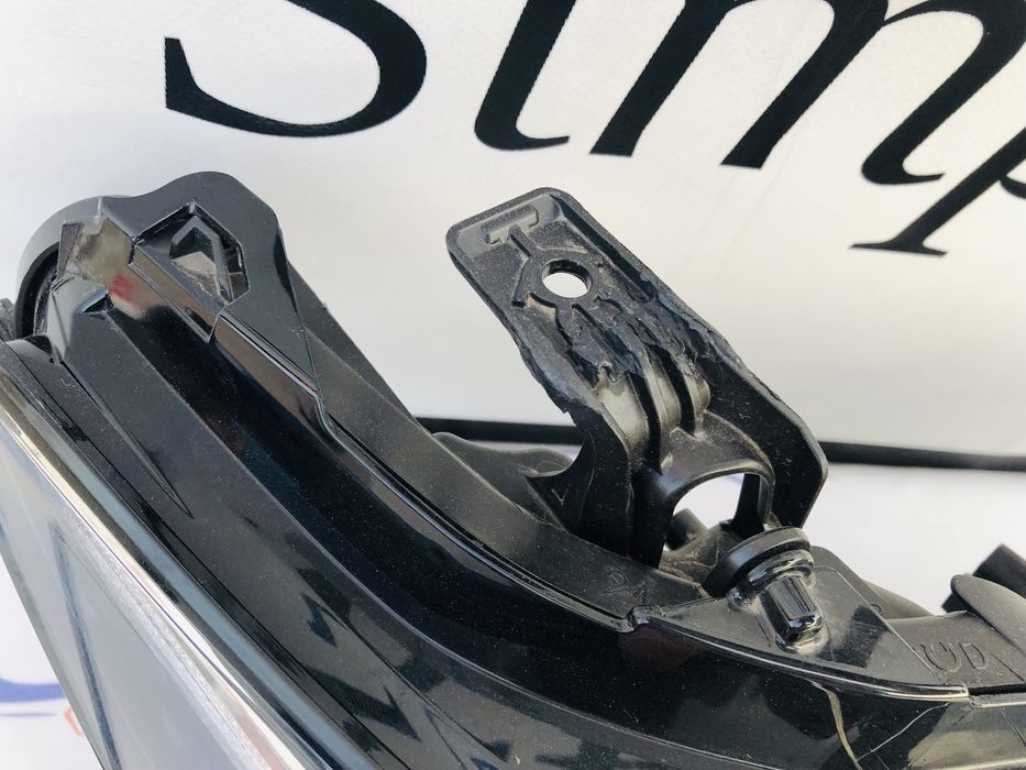 Far dreapta Full Led Toyota Camry după 2018 cod 81110-33G00