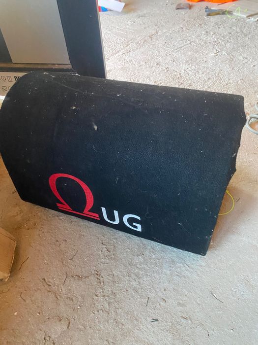 Vând subwoofer ug de 500 w