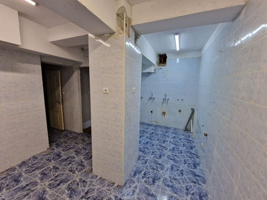 ТОП център до Сердика – 160 кв.м, 6.5м витрина, готово за ресторант и