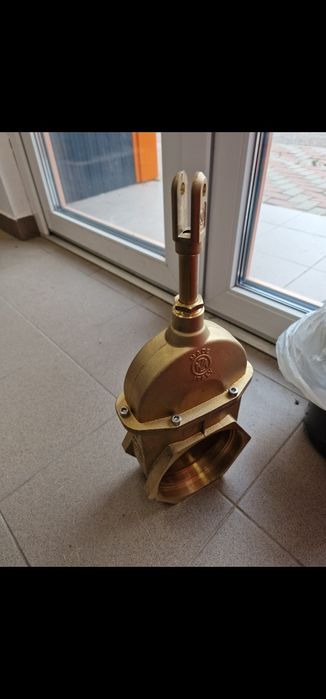 Robinet vidanja vană 6 toli import Italia filete ambele părți 1650 lei