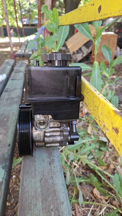 Хидравлична помпа Mercedes  C 220 дизел 2011г.