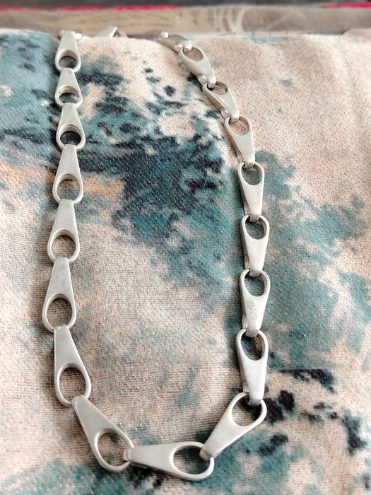 Масивен сребърен ланец