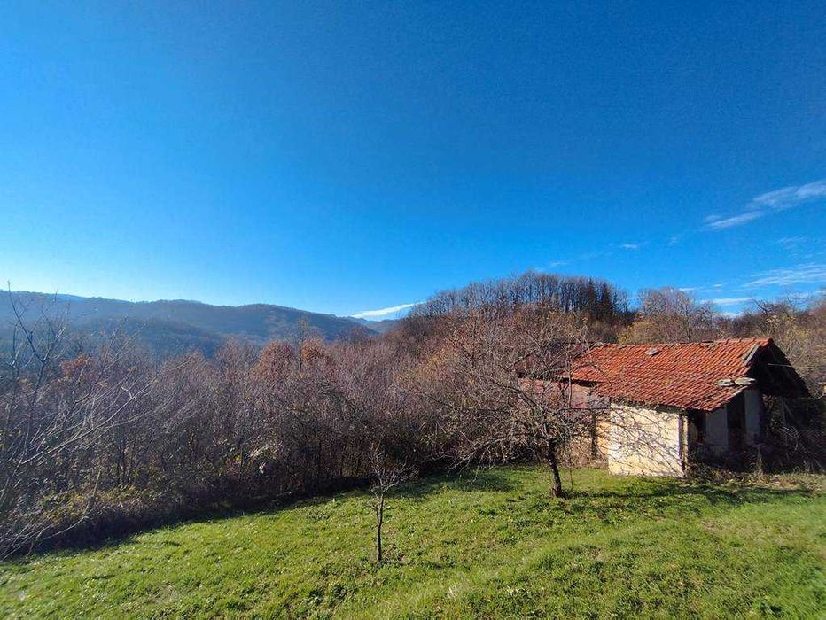 продавам къща в с.Балабанско, община Троян