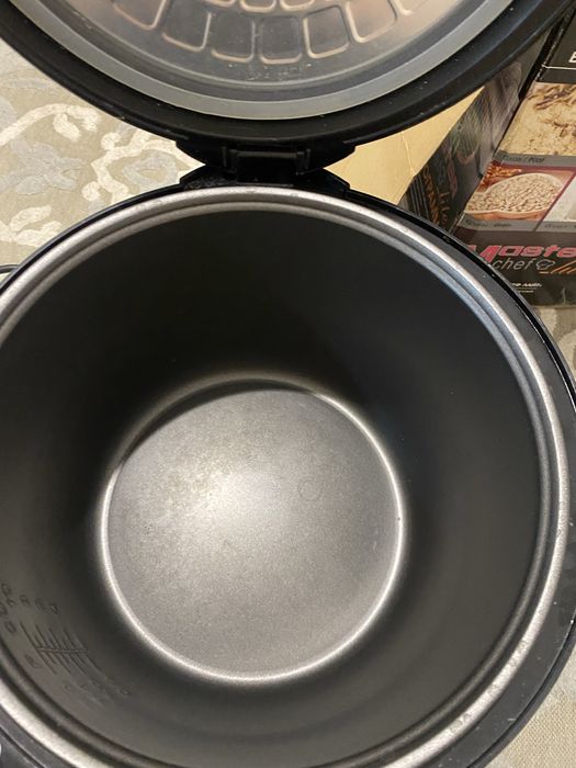 Мультиварка Redmond.