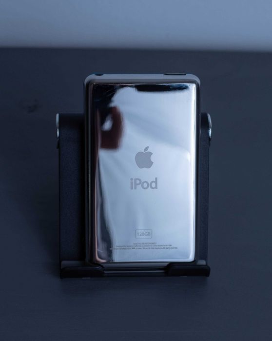 iPod Classic 6th Generation 128GB – Baterie 2000mAh, Carcasă Nouă