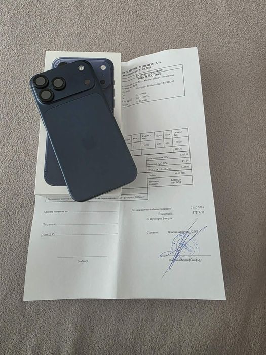 Продавам iphone 17 pro max Deep Blue,256 gb