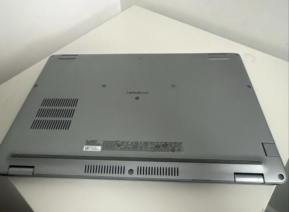 Лаптоп Dell latitude 7420