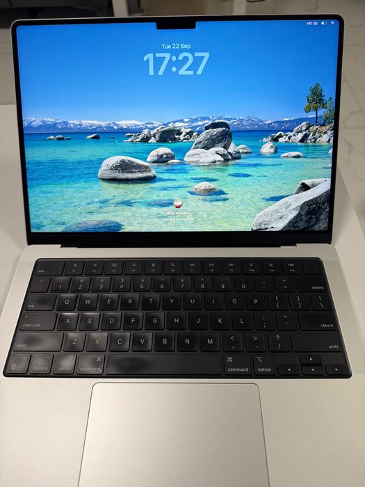Продавам MacBook Pro M1 Pro 14’