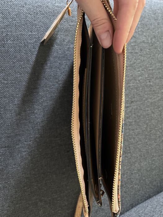 Клъч чанта ново с етикет