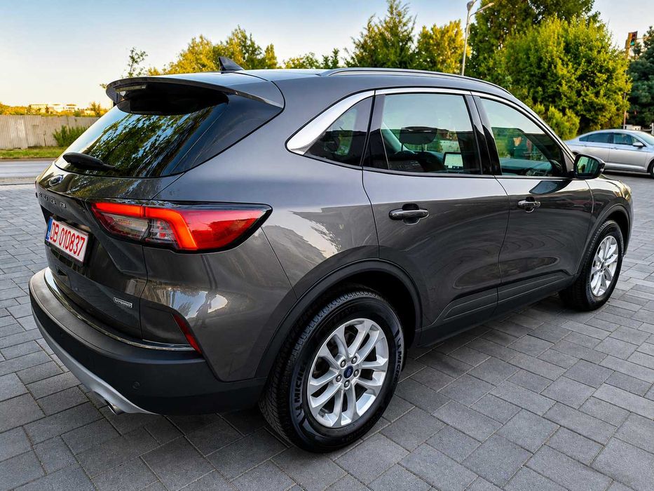 Ford Kuga Titanium 2.5 Duratec Hybrid 190 CP Automata - TVA Deductibil + Carte RAR