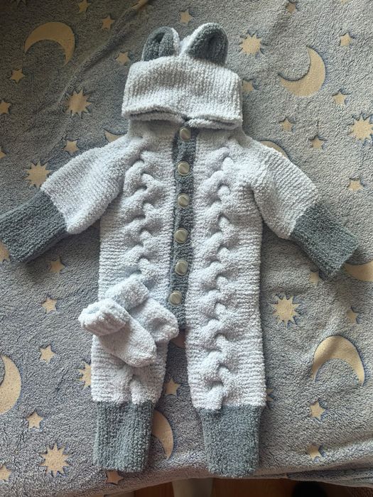 Продам детские вязанные вещи