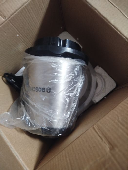 Продается кухонный комбайн.