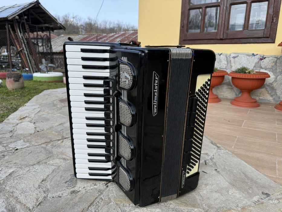 Акордеон  WELTMASTER Стела 120 баса