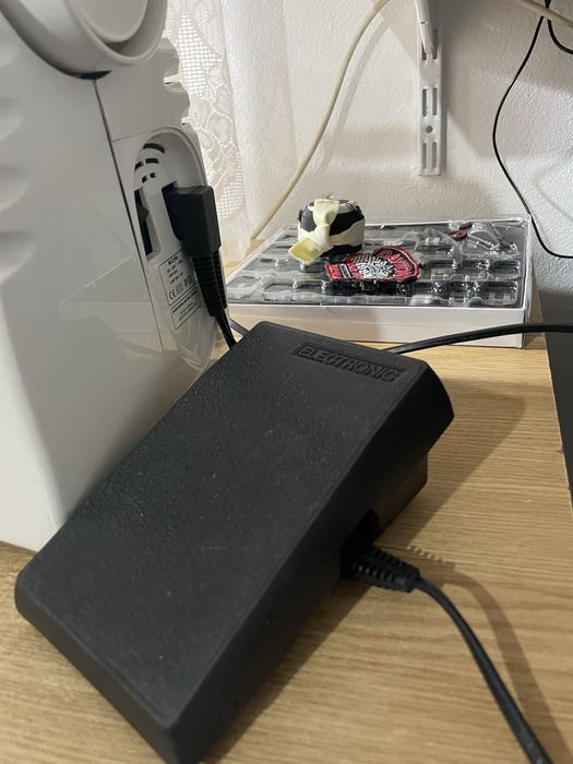 Masina de cusut Singer