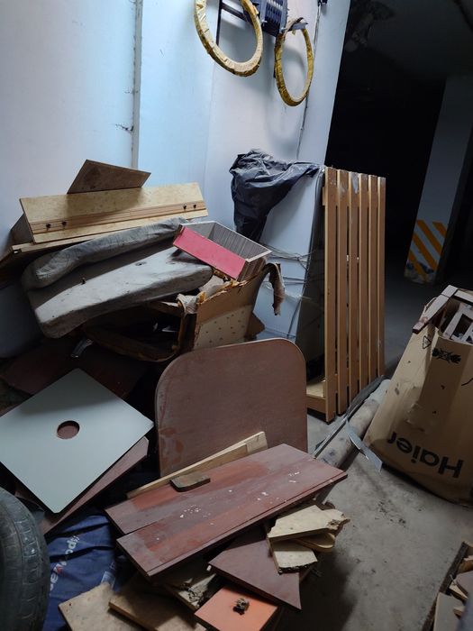 Мебель и дрова отдам бесплатно