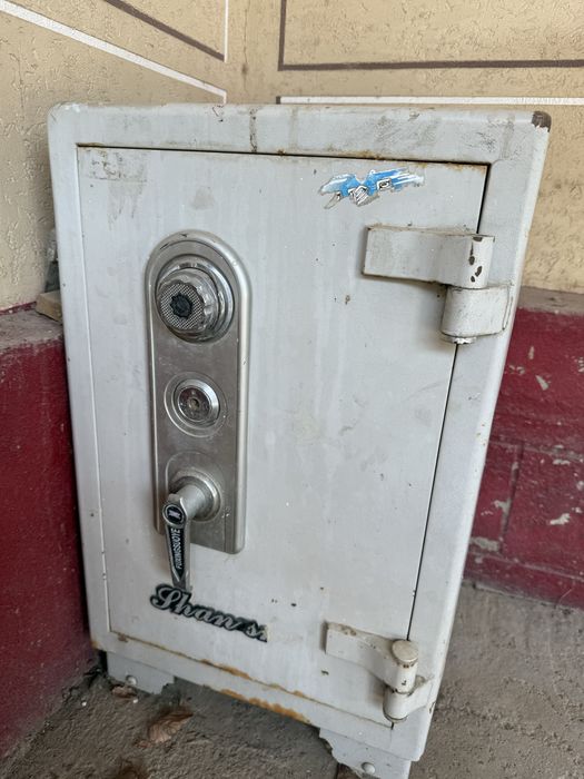 Сейф противовзломный, противопожарный