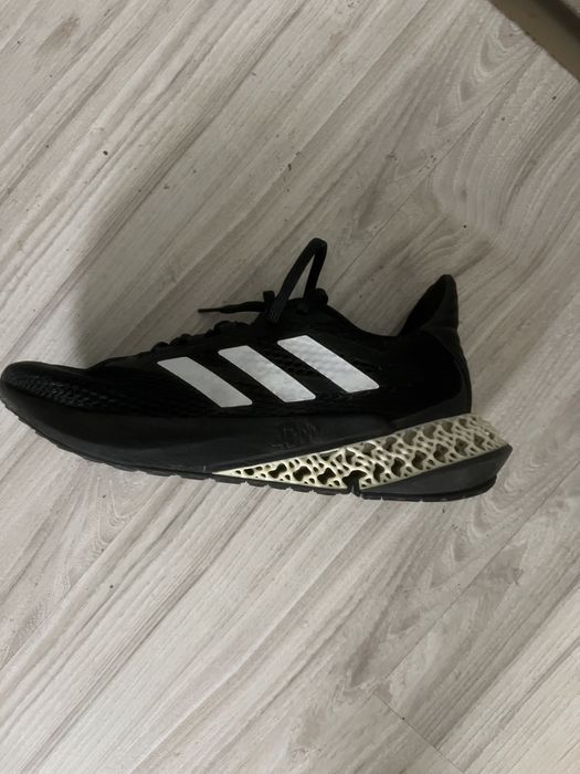 Adidas 4fwdd .Чисто нови слагани 5 пъти .Няма протрито и износено по тях