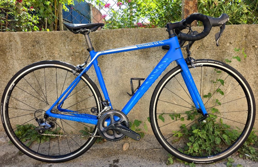 Карбонов Canyon Ultimate 7.3кг. S размер Шосеен ULTEGRA SHIMANO Group set DT Swiss 1600pPR Перфектен
