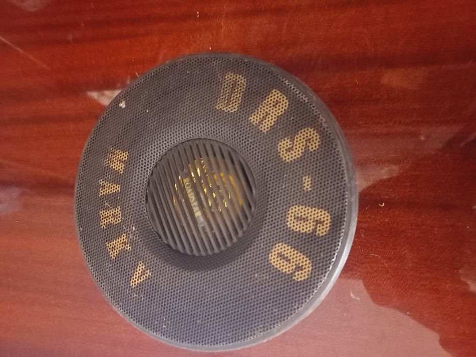 Динамики для аудио аппарата.