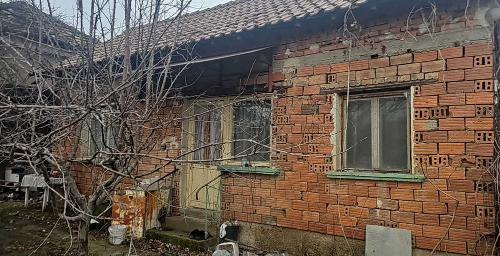 Продава се Къща в Мизия - 75 кв.м за 150 €/кв.м - Снимка #2