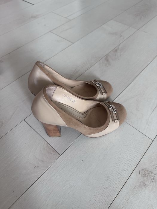 Обувь разная. 35 размер