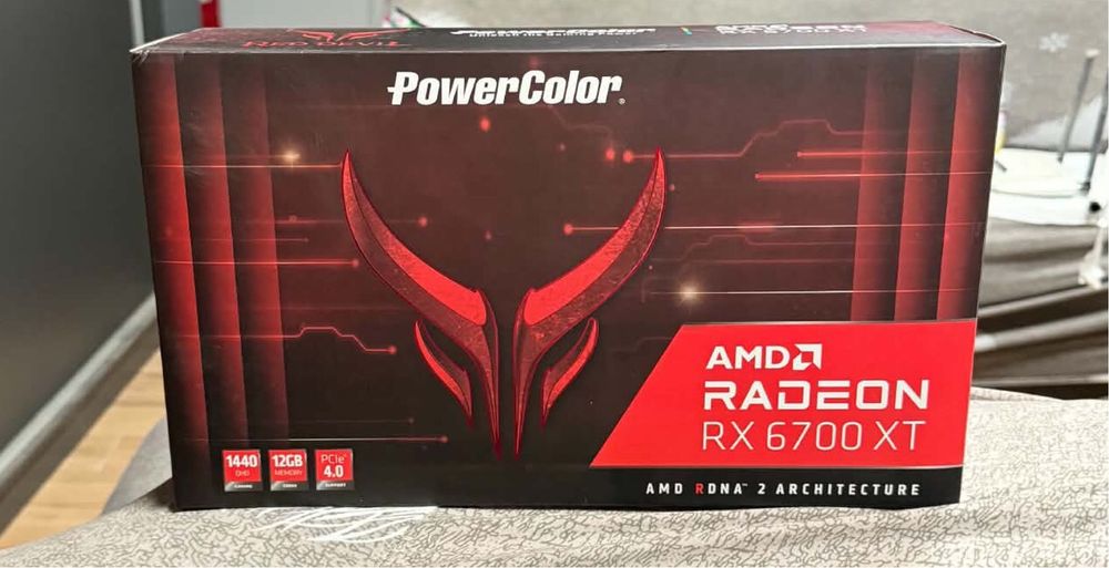 Видео карта RADEON RX6700XT