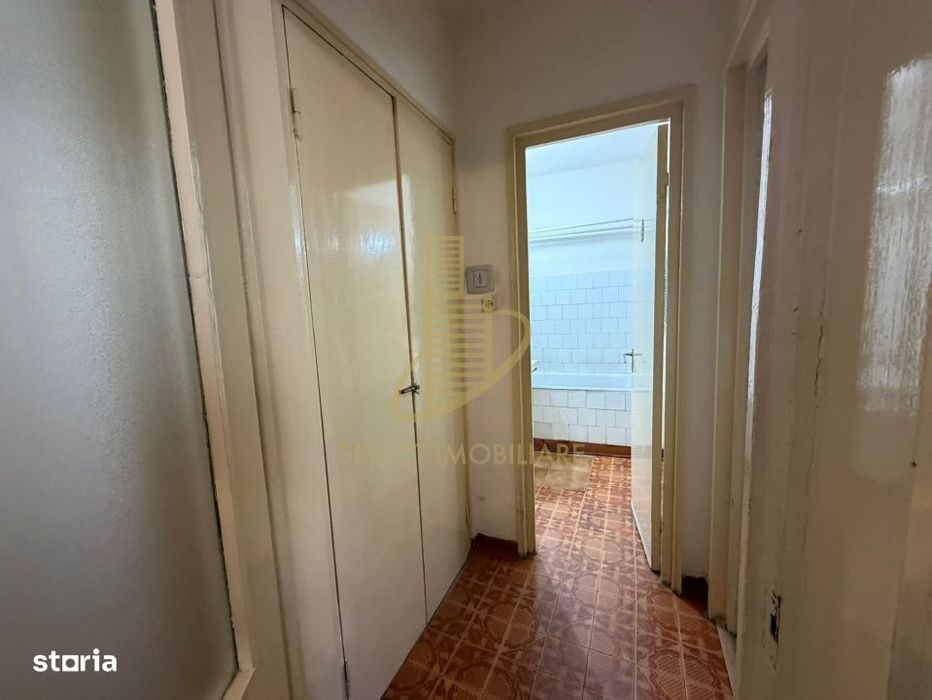 Apartament de 2 camere, decomandat, 49 mp., zona Decebal