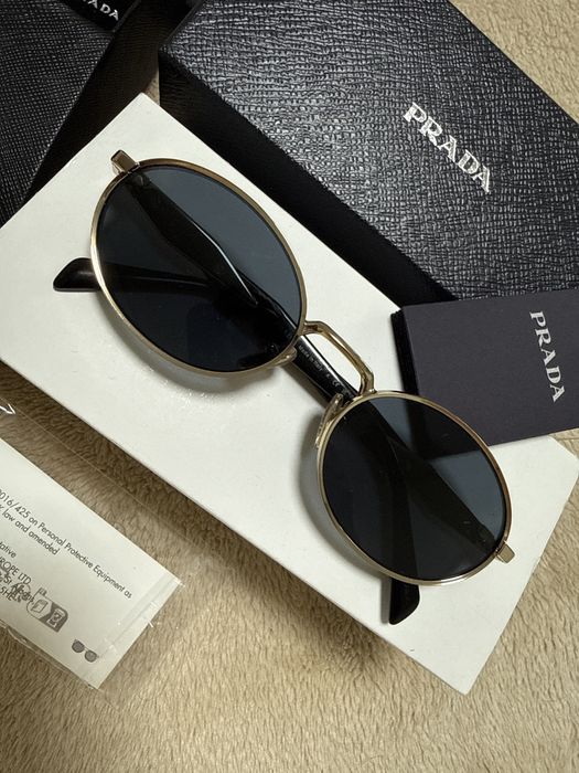 Слънчеви очила Prada