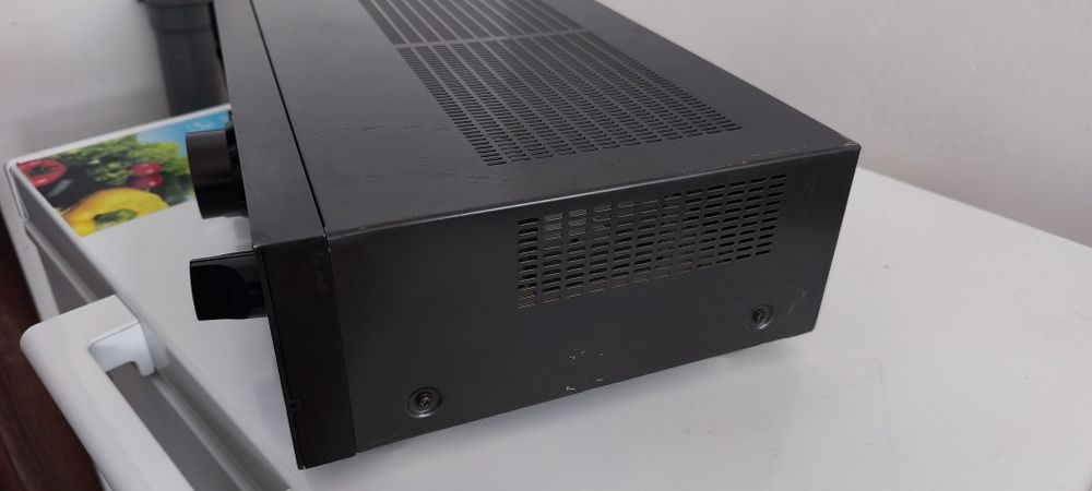 Стерео усилвател TECHNICS SU-VZ22
new class A

Стерео интегриран усилвател.  
Външен вид приличен.
Лицев панел с драскотини. 
Технически работи идеалн