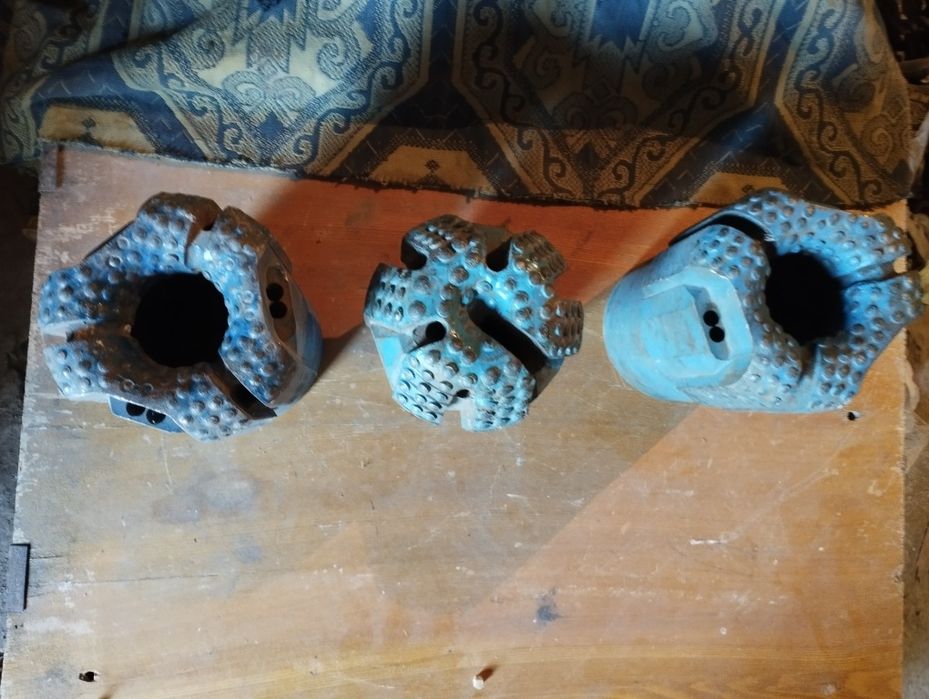 Продам долото бурголовки ИСМ