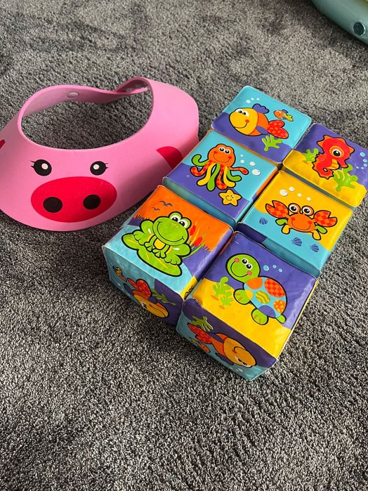 Лот бебешки играчки и кърпички за гушкане