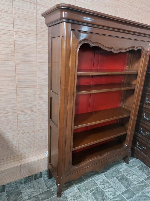 Продам книжный шкаф/витрина