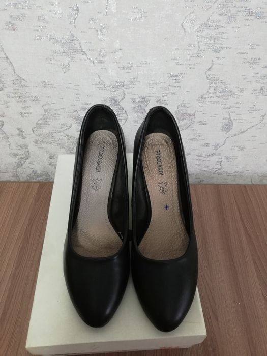 Продам летнюю обувь.