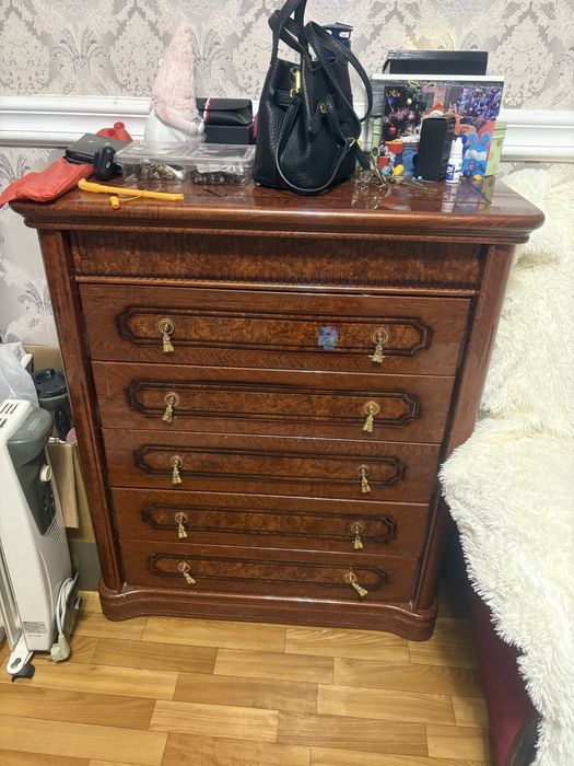 Спальный гарнитур