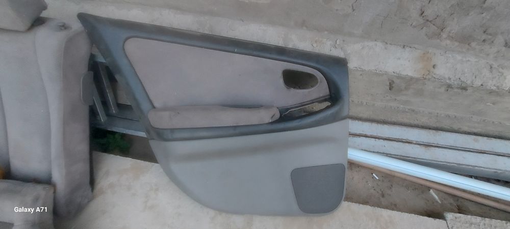 Продам сиденья с дверными картами