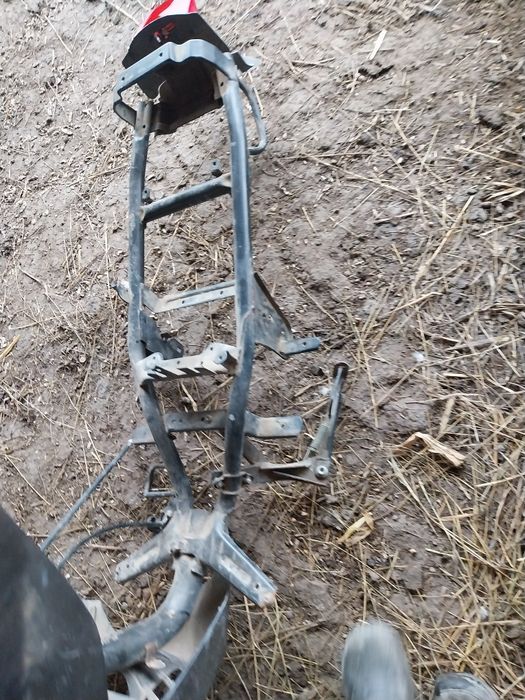 Vând cadru de malaguti f12 +frână fata și bara fată